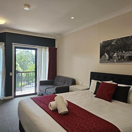 Eastgate On The Range Motel Тувумба Экстерьер фото