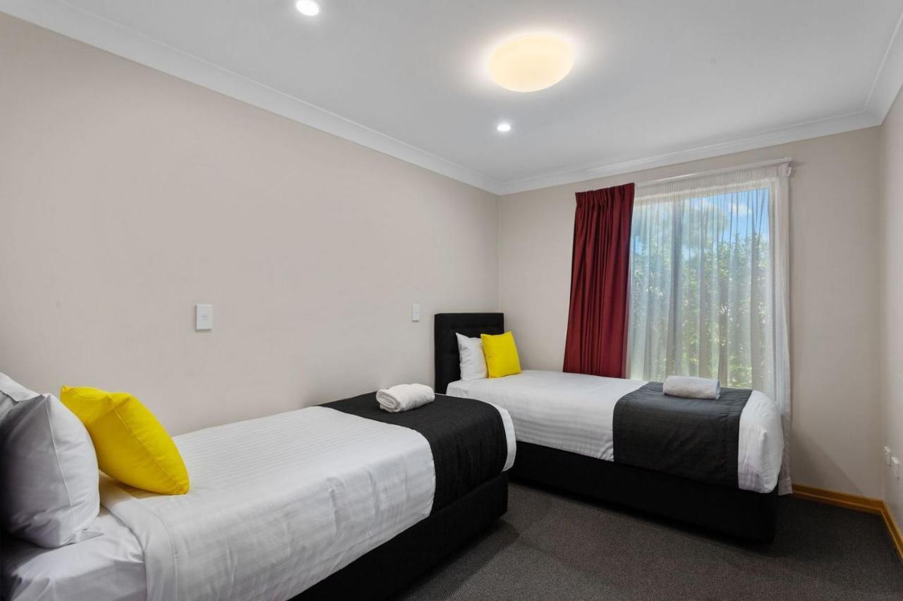 Eastgate On The Range Motel Тувумба Экстерьер фото